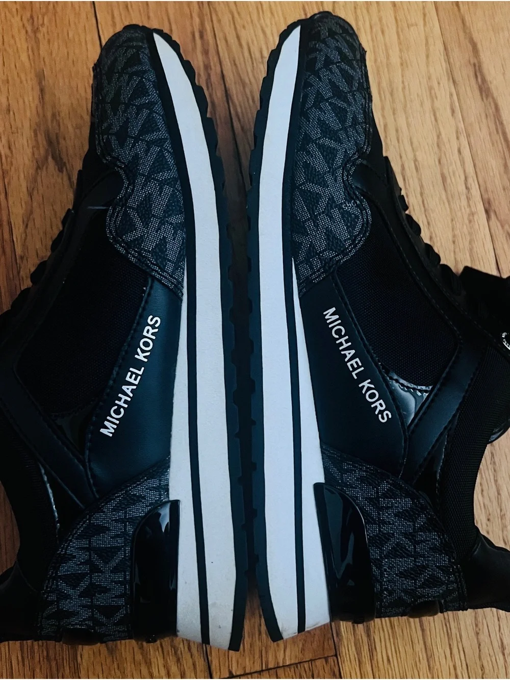 New Women Shoes MICHAEL KORS Wilma Trainer Canvas Black white sneaker Sz 7.5